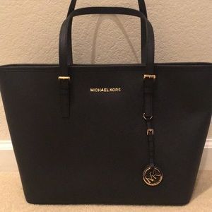 Michael Kors Jet Set Tote